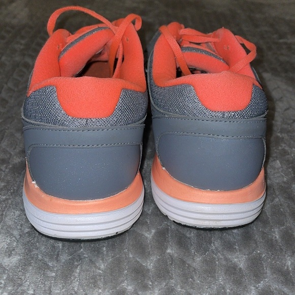 Nike Dual Fusion ST3 Women's 9.5 Gray Orange White Sneakers - Picture 3 of 7